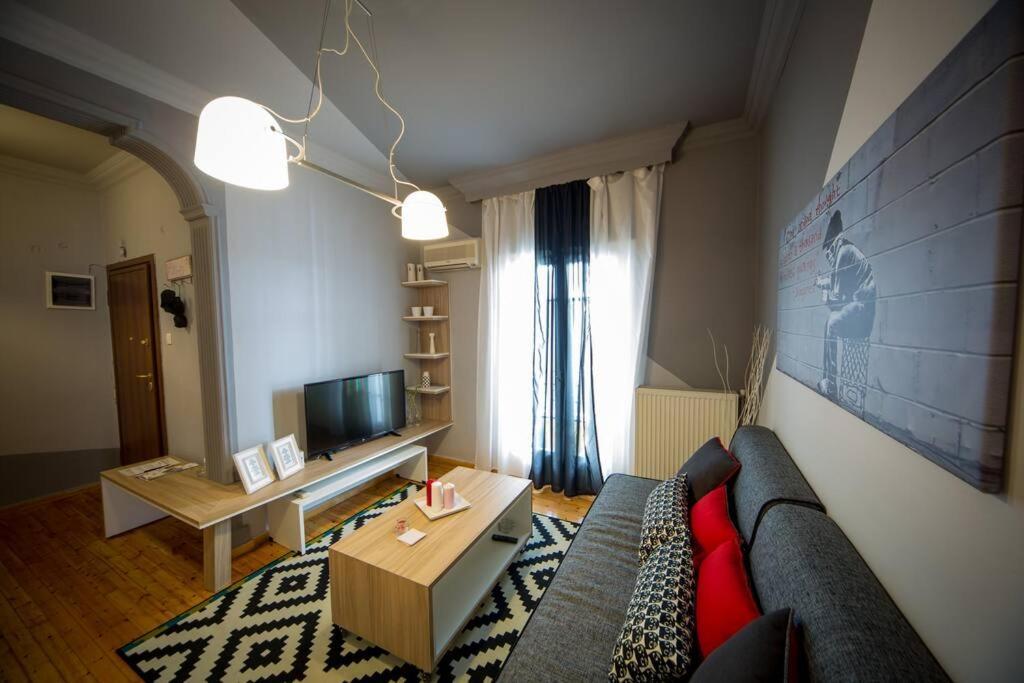 White Tower Minimal Apartment *