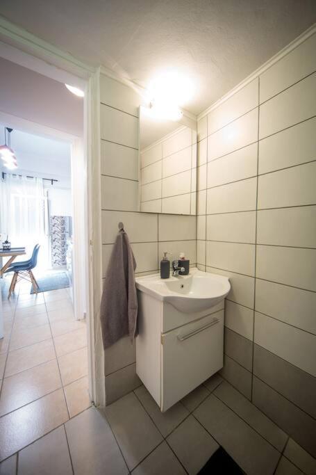 Apartment White Tower Minimal