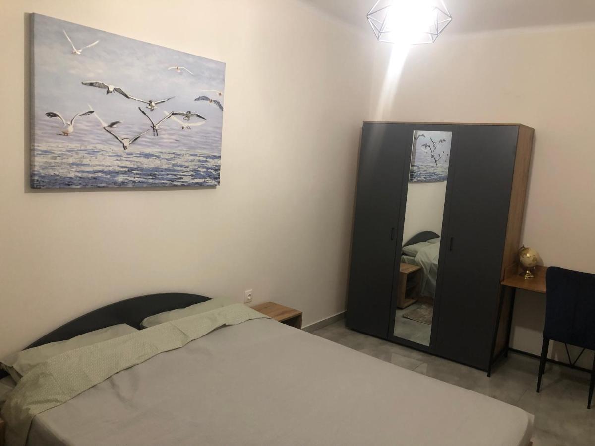 Zarohome Apartment *