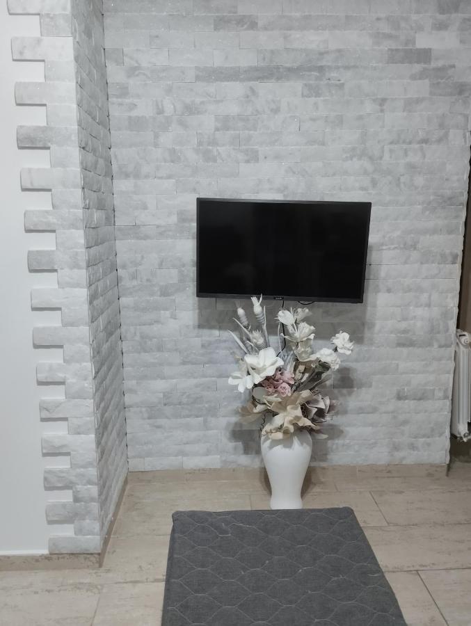 Lovley Near Train Station Apartment Thessaloniki
