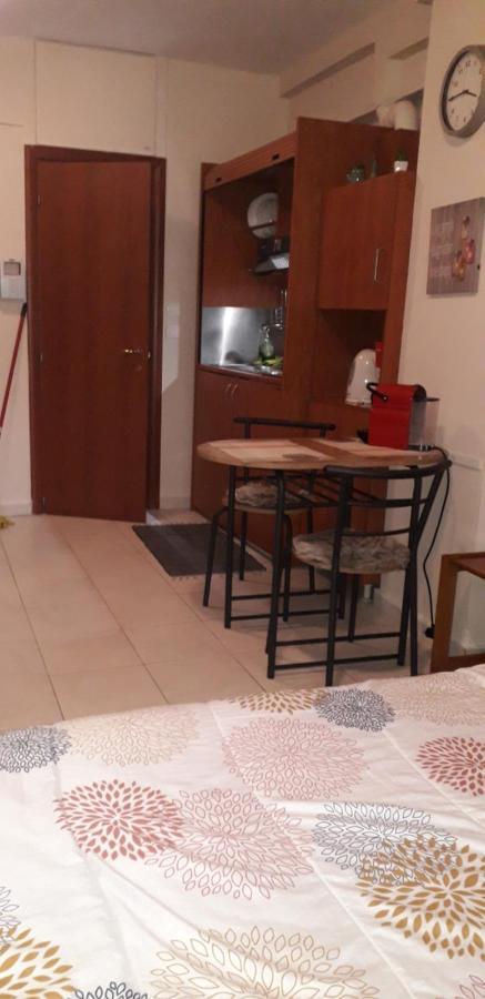 Central Bright Studio With Balkony Apartment Thessaloniki