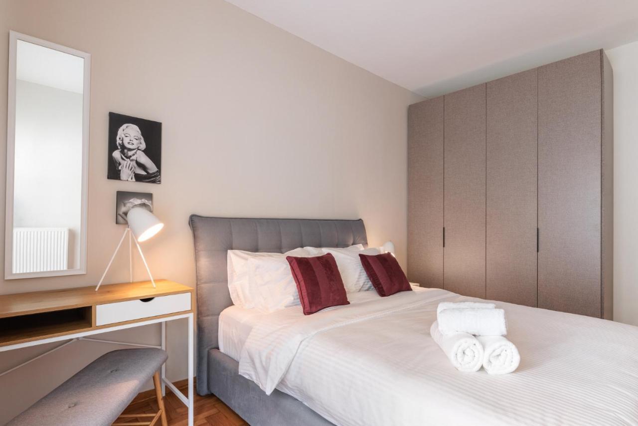 Macadamia - Agias Sofias Square #skgbnb Apartment