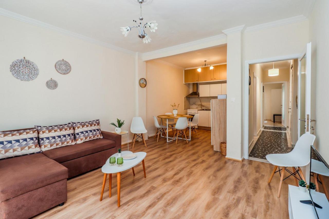 Apartment Grand Next To Center 3bd 110sqm