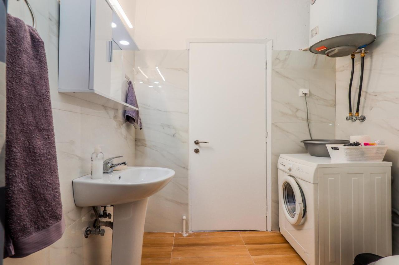Apartment Grand Next To Center 3bd 110sqm