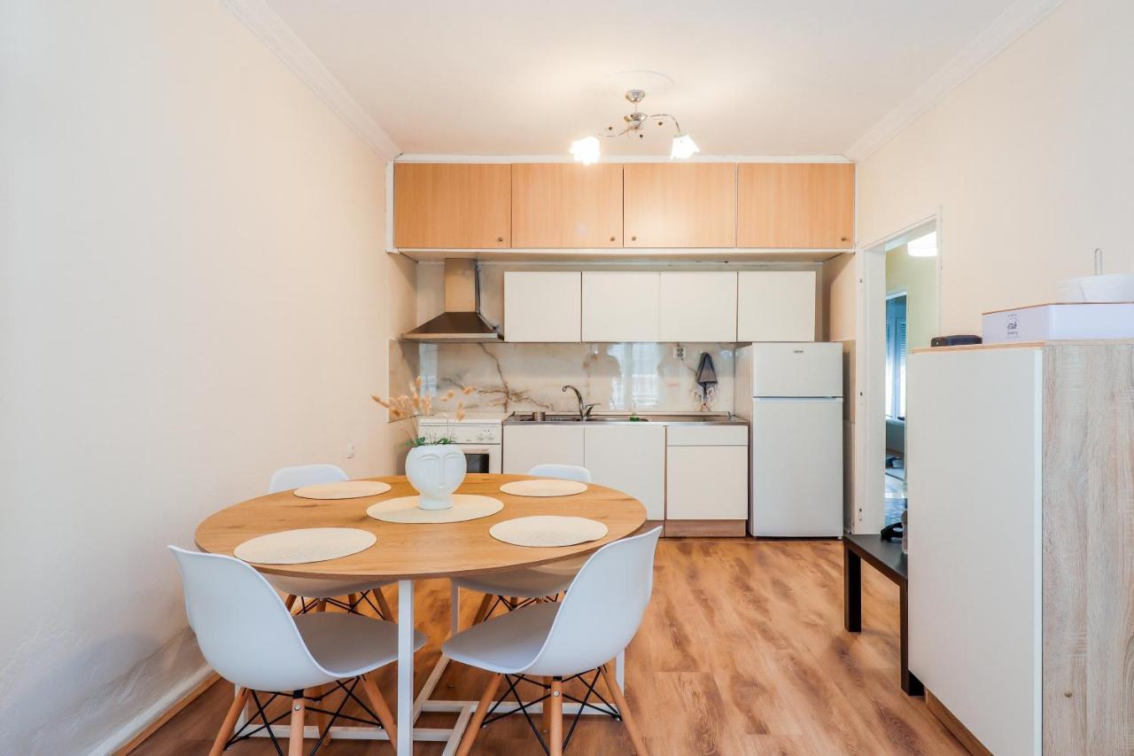 Apartment Grand Next To Center 3bd 110sqm *