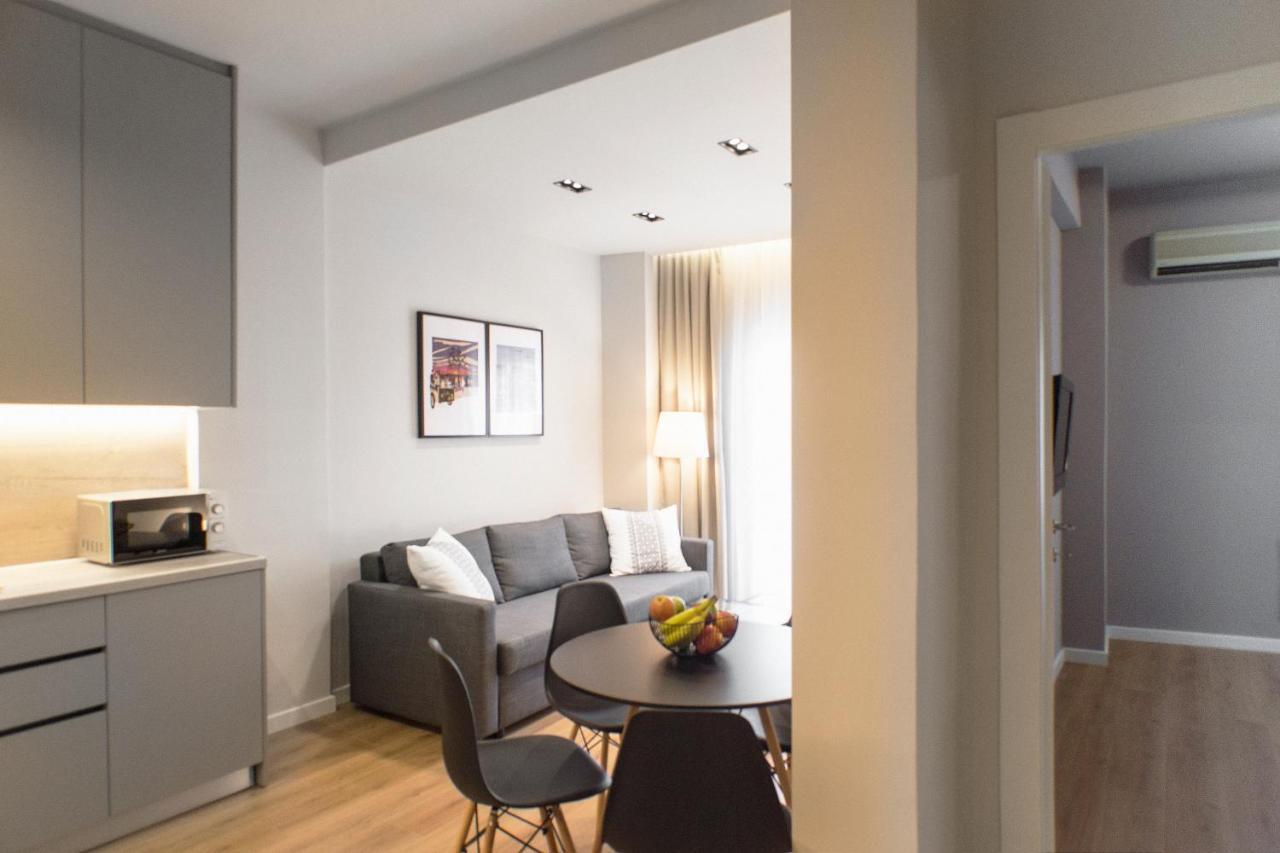Stylish And Renovated Retreat In Thessaloniki: Cozy At Ioulianou 33 Thessaloniki