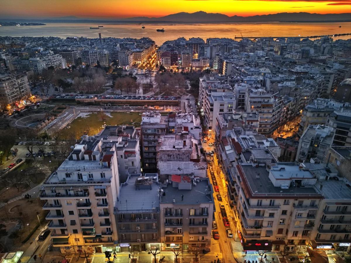 Vintage 1930's Flat In The Center Of Apartment Thessaloniki