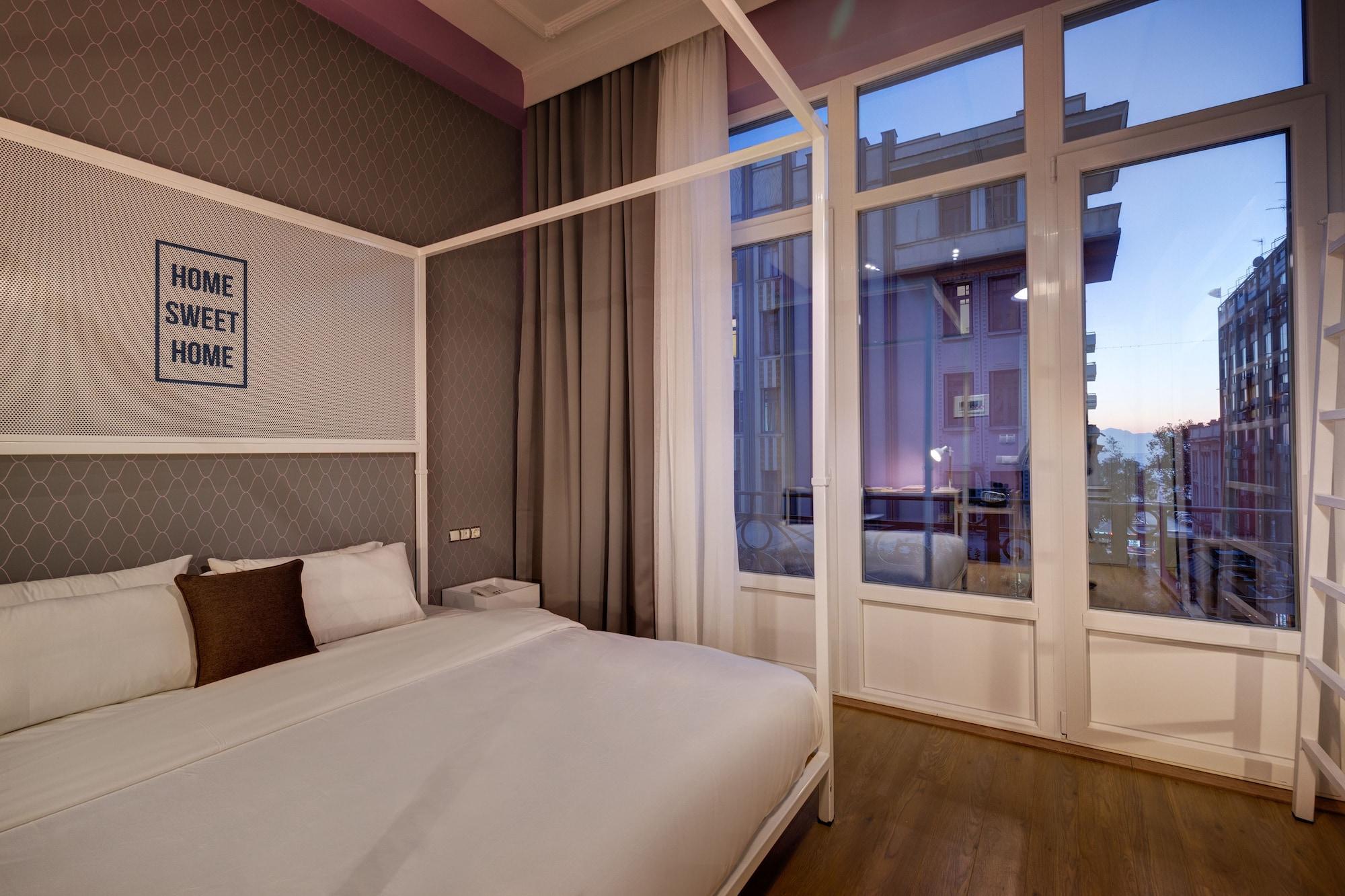 Hotel Colors Urban 4*