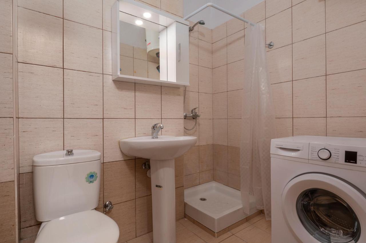 Kosmos Sevice Family Center 4a Apartment