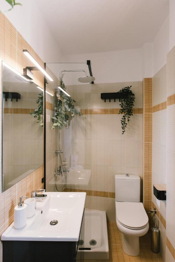 Upper Apartment