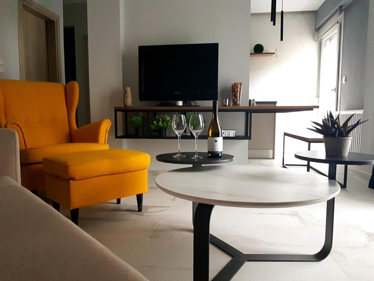 Cozy Modern Inside The Center Apartment *