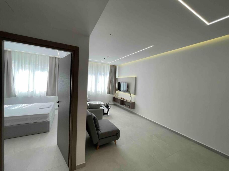 Ladadika Luxury #4 *