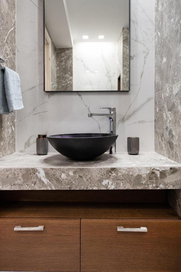 C34 Onyx Stylish Thessaloniki