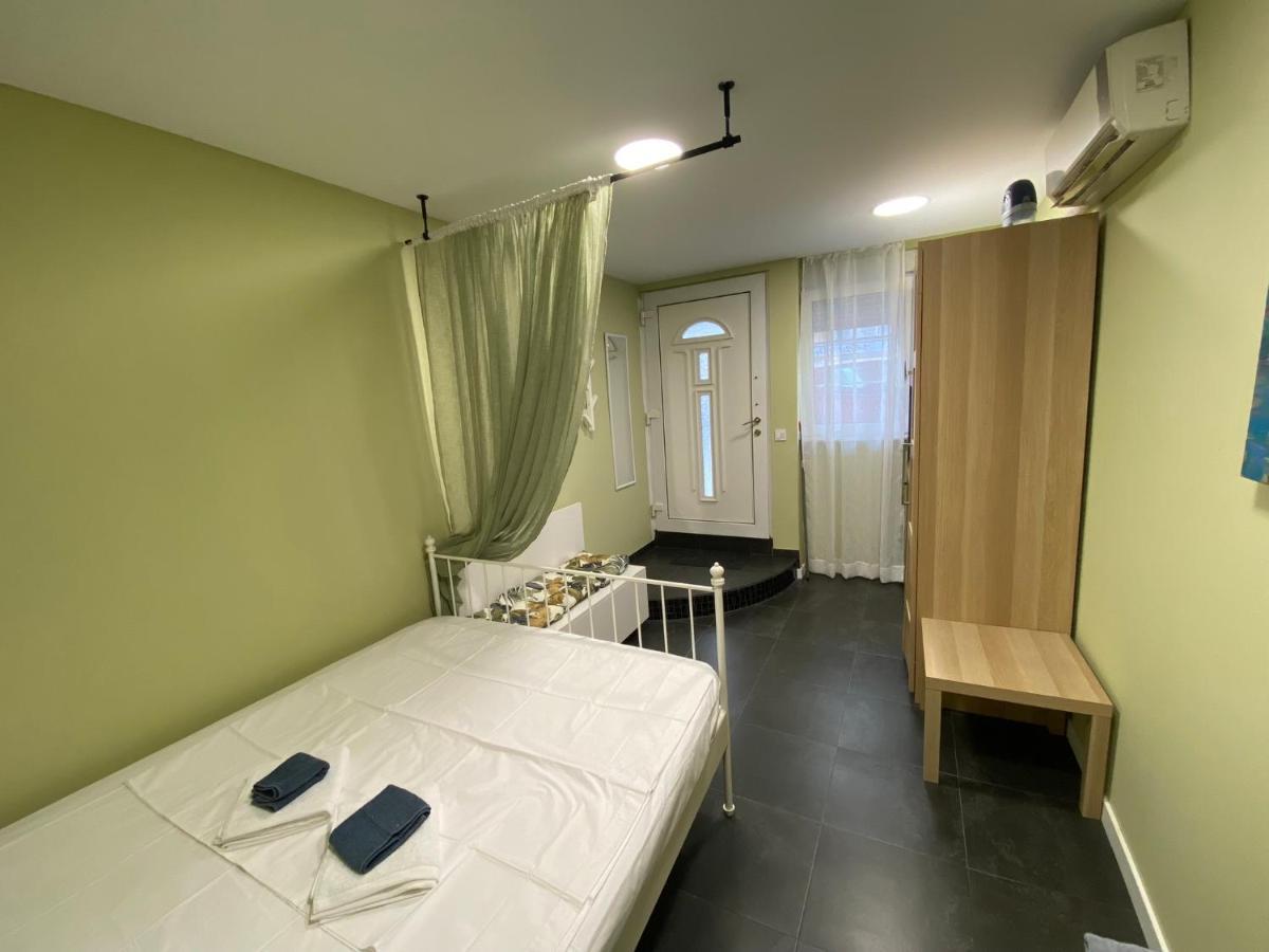 Apartment Nirvana's Compact Studio