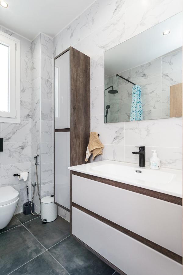 C.9 Ivy City_center Apartment *
