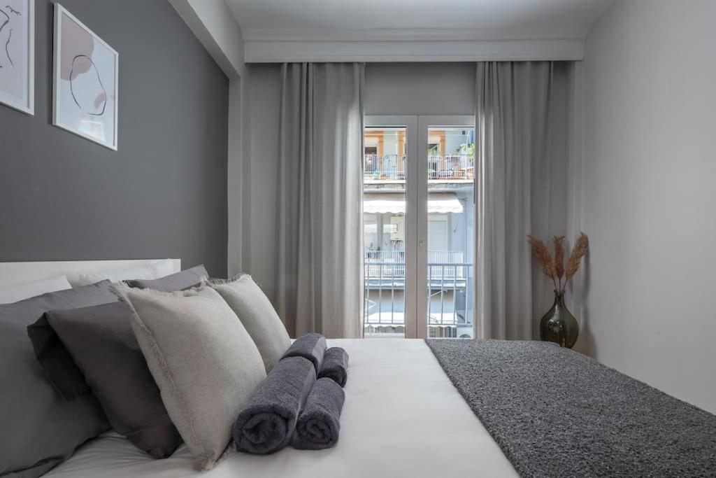 Superb In Center. Apartment *