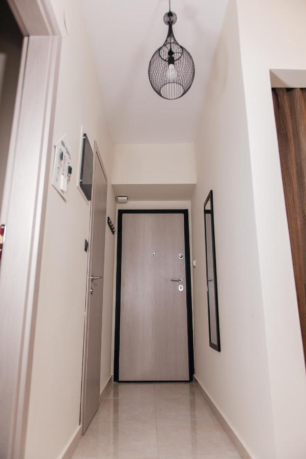 Apartment Panorama + Free Street Parking *
