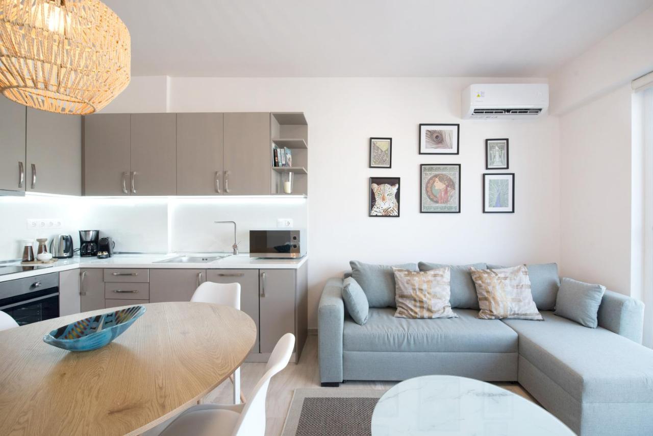 Daphne By Halu! : Downtown Family Penthouse Apartment