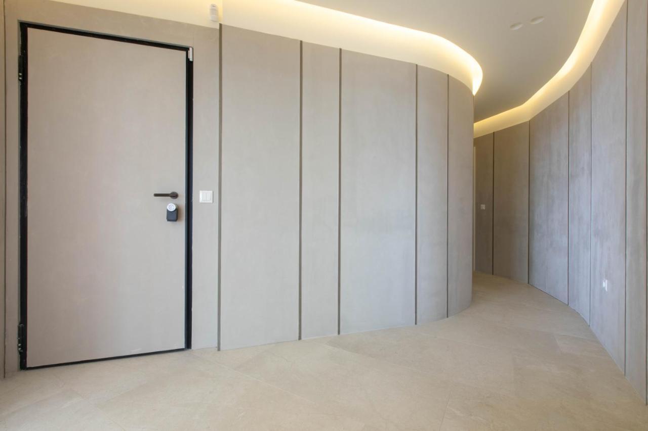 F & B Collection - Luxury Seafront 2 Bedroom *