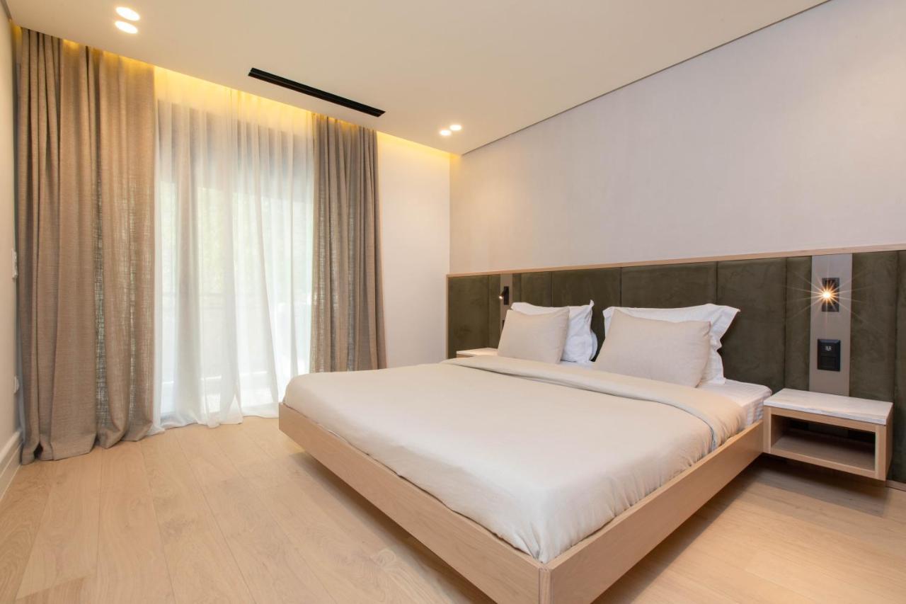 F & B Collection - Luxury Seafront 2 Bedroom Apartment