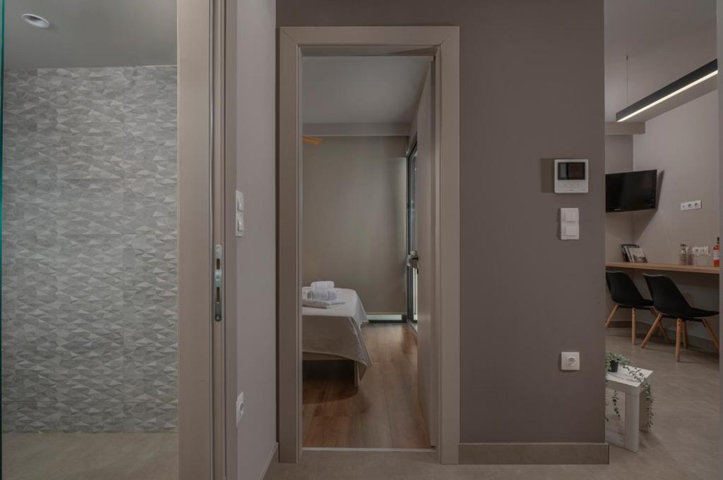 Apartamento Antigonidon Square 5 *