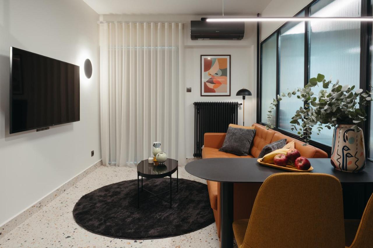 Apartment Retrowaves