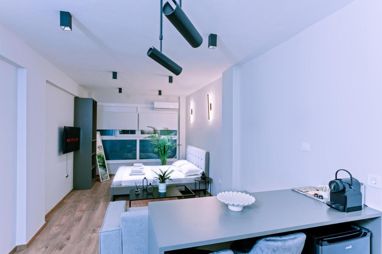 Luxury Downtown α1 Apartment