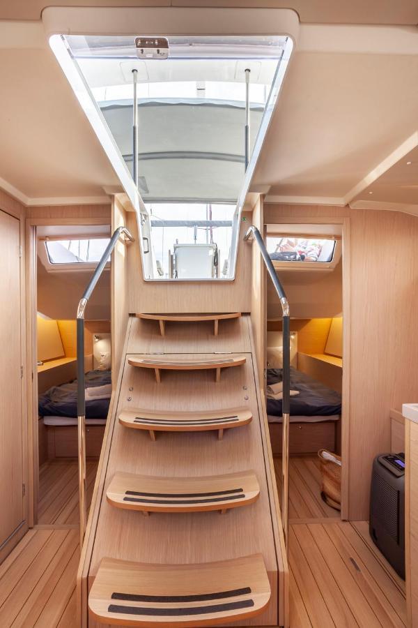 Botel Yacht Psari