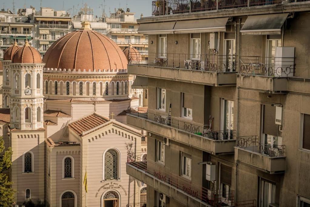 Eva's Glamorous Thessaloniki