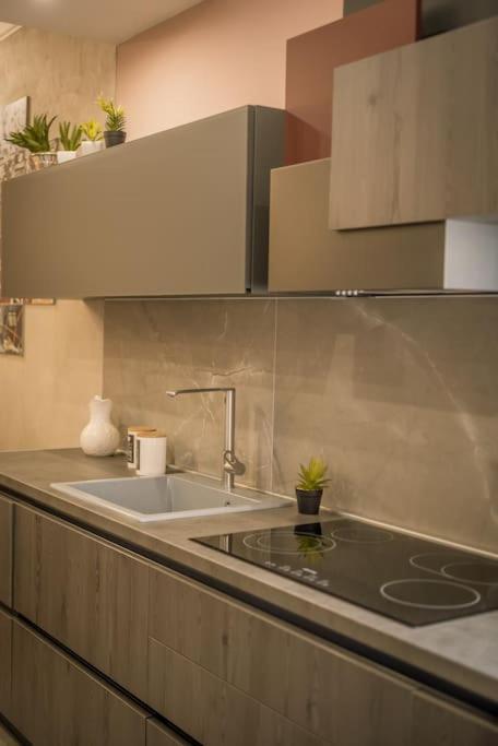 Eva's Glamorous Apartment *