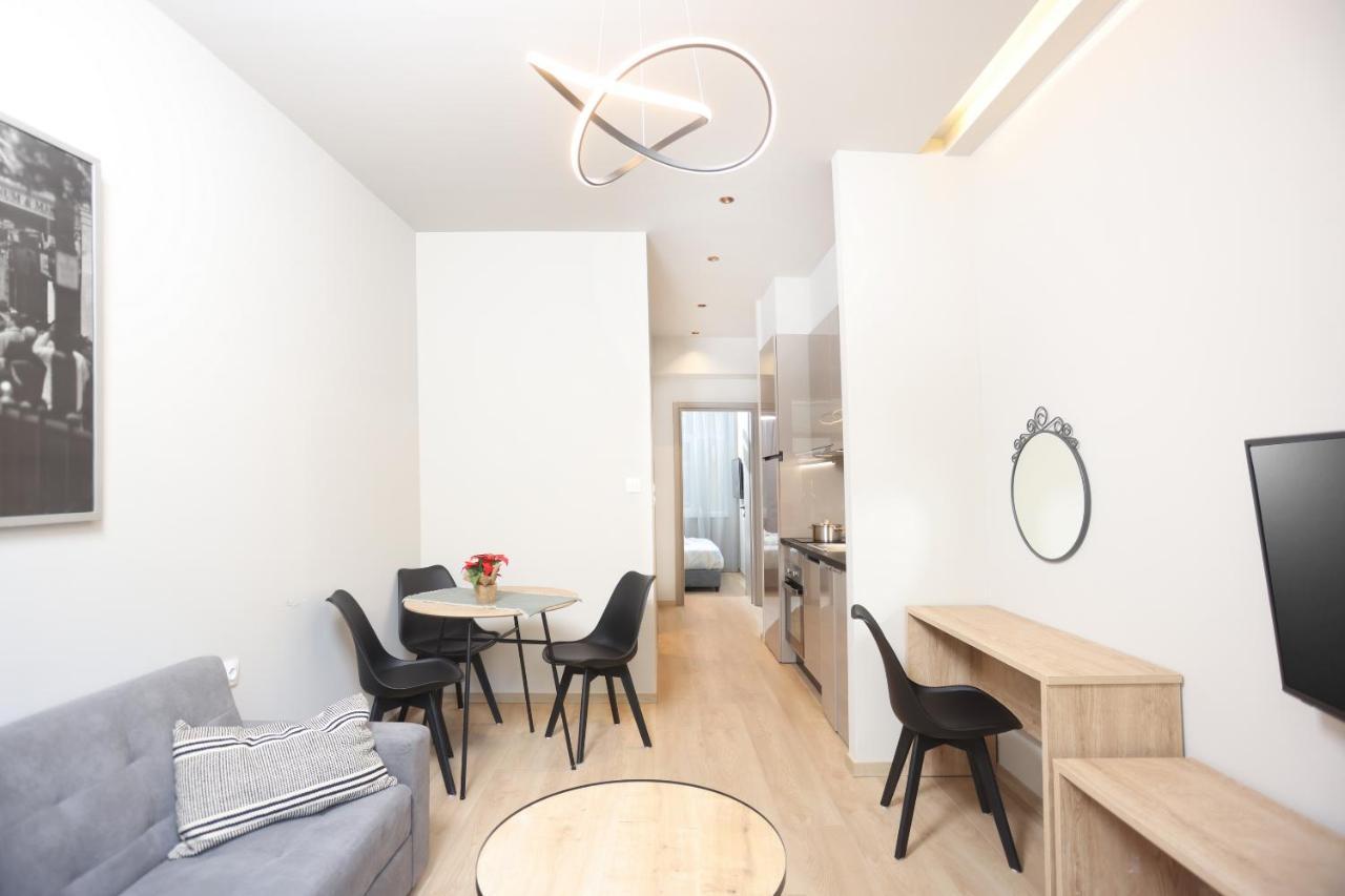 Zenou 24 Downtown Apartment