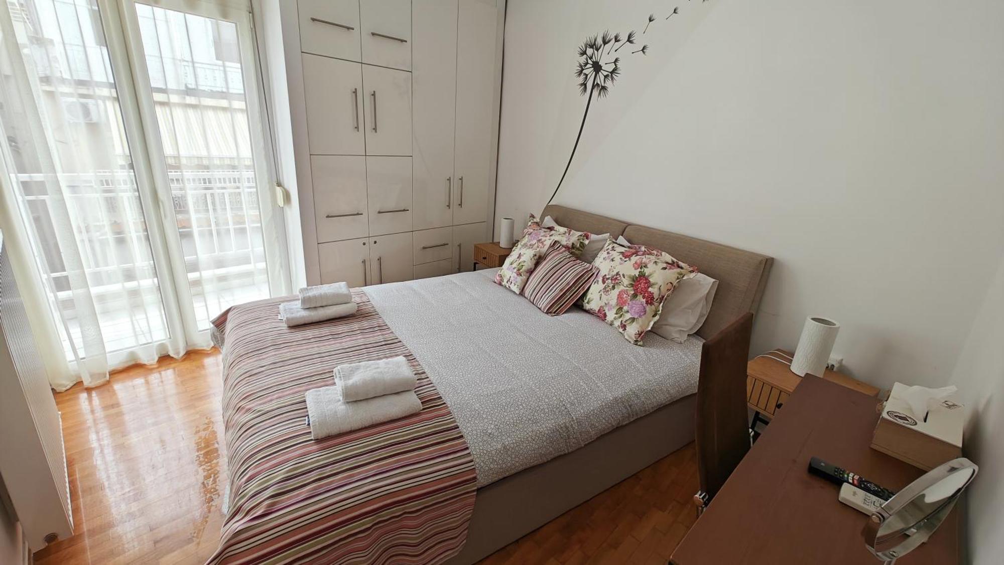 Think Home, Exploring The Center Of Apartment Thessaloniki