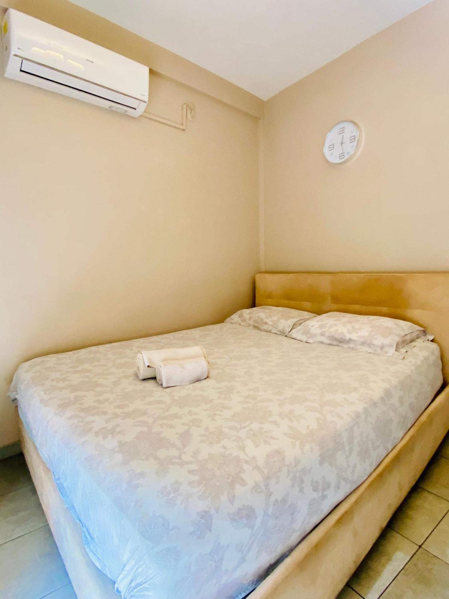 Apartment Elegant In The Center Of City. *