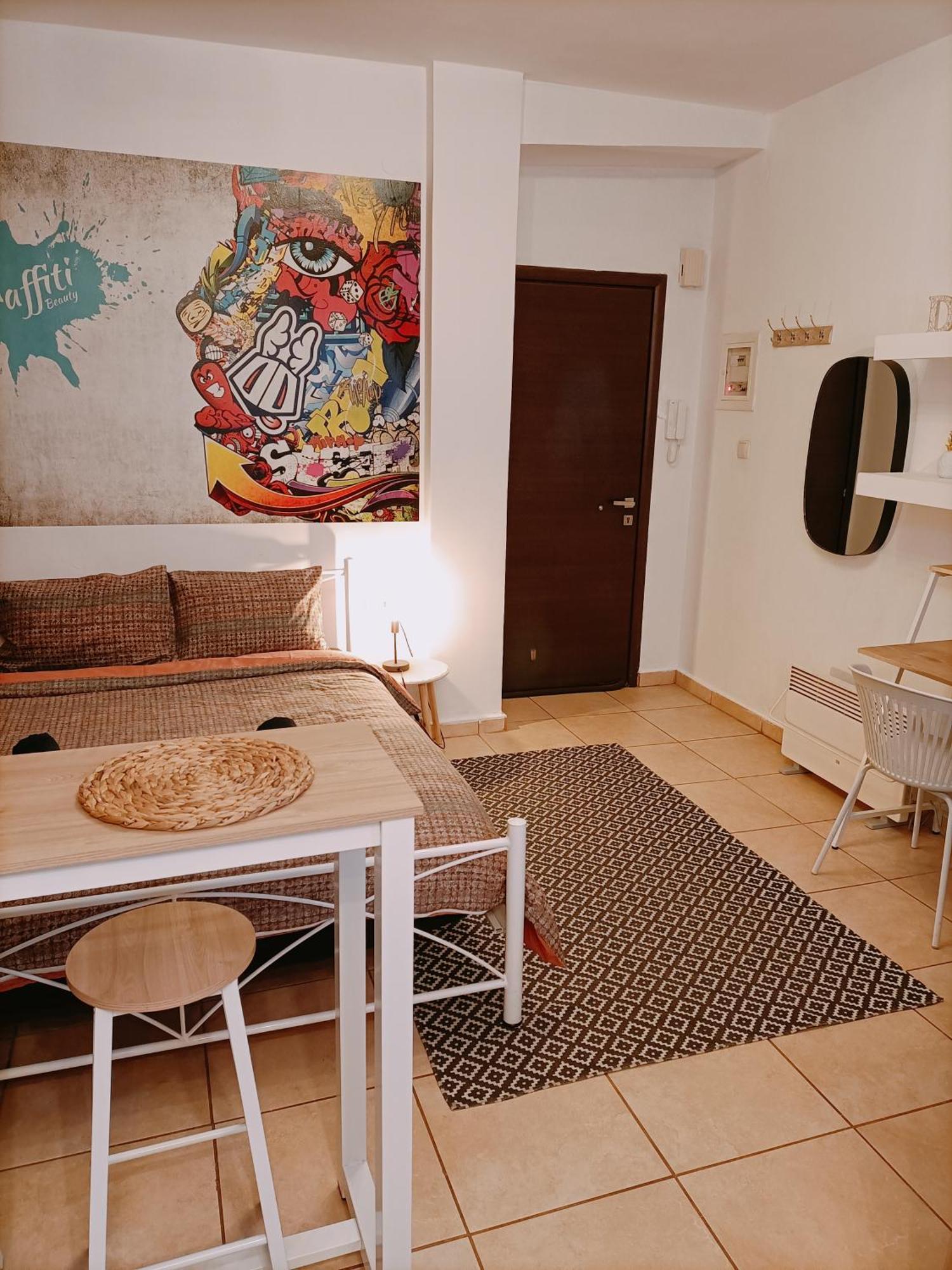 Thess Vibes @ Center Apartment *