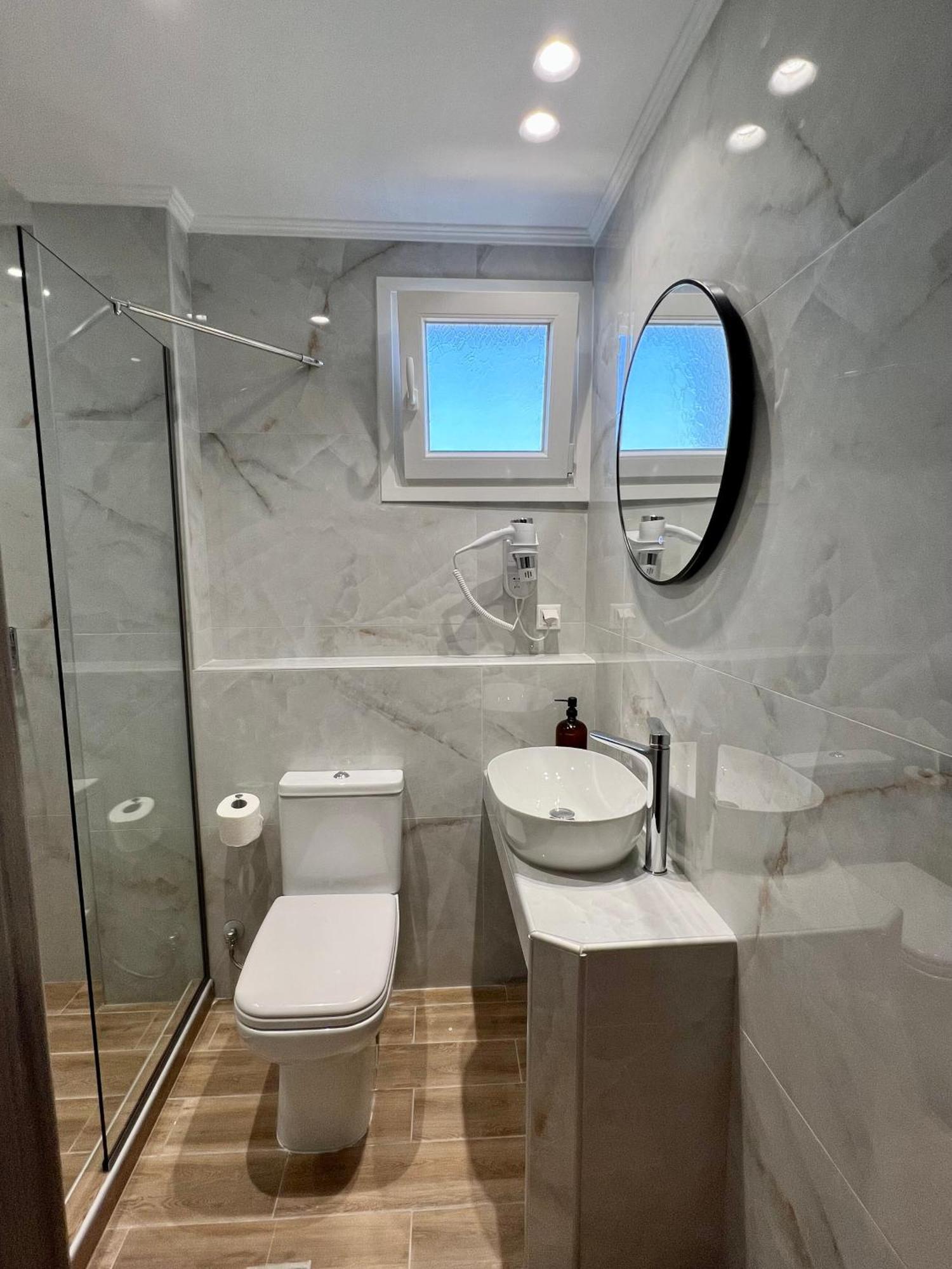 180° Rooftop View Apartment