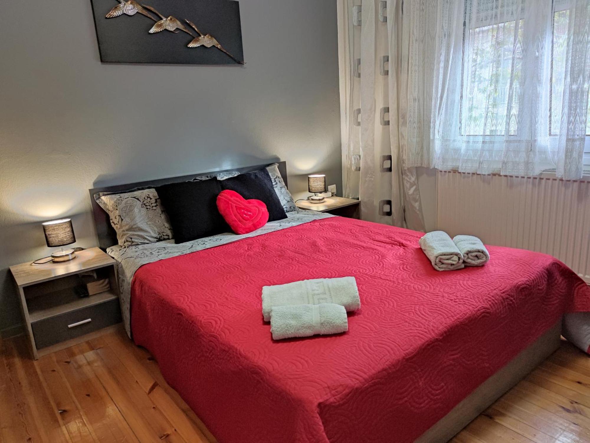 Cozy Center Apartment *