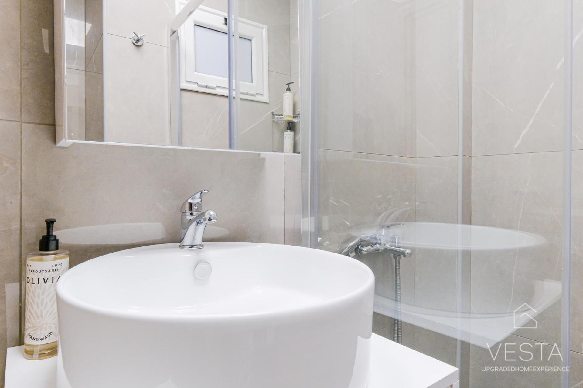 Daylily, 2 Bdrm Apartment, Vesta Philoxenia * Thessaloníki