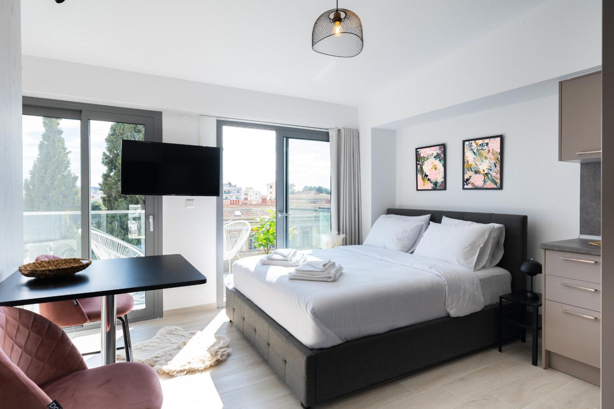 Velvet Luxury In The Center By Binobi! *