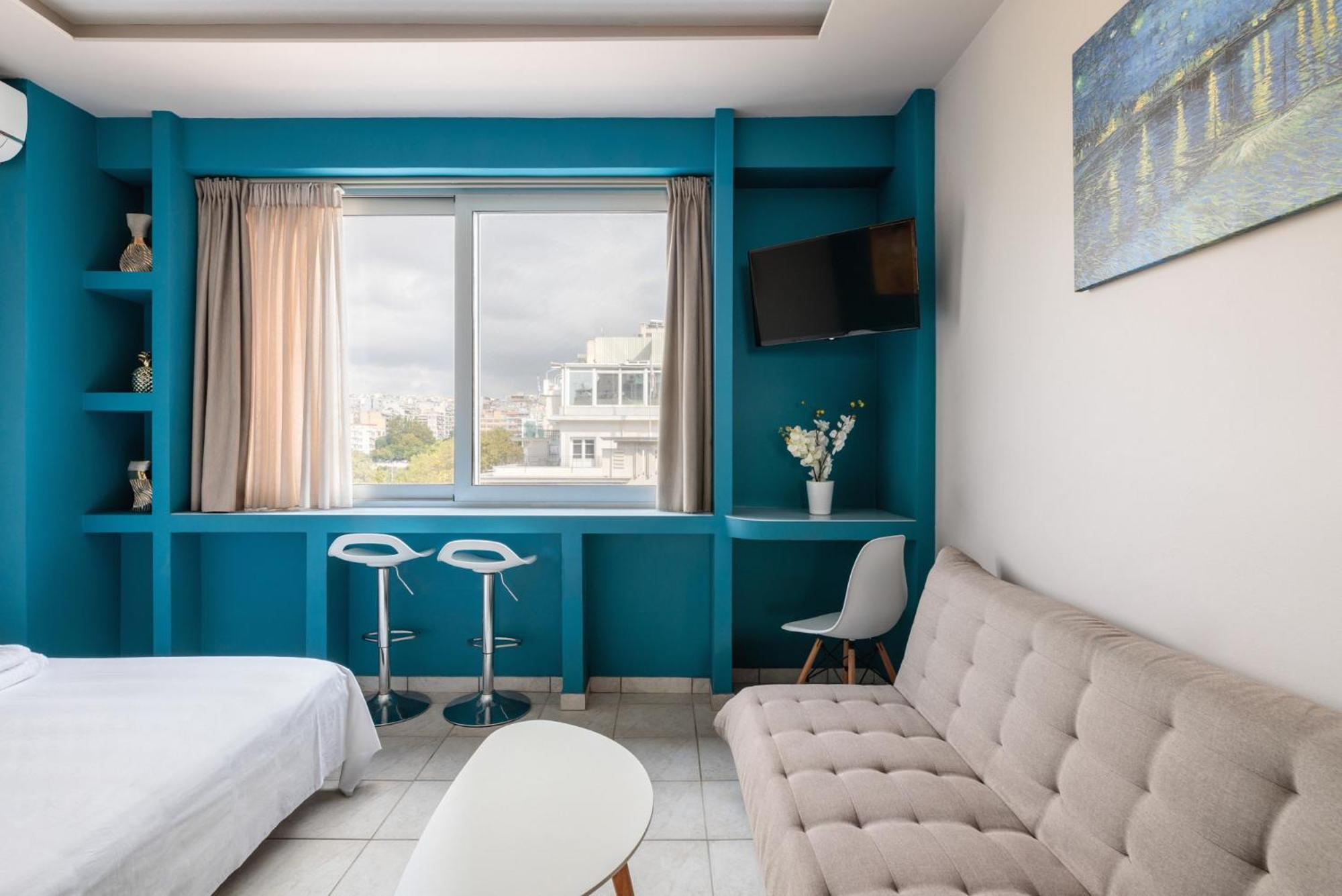 Aristotle Spot, View By Binobi! Apartment