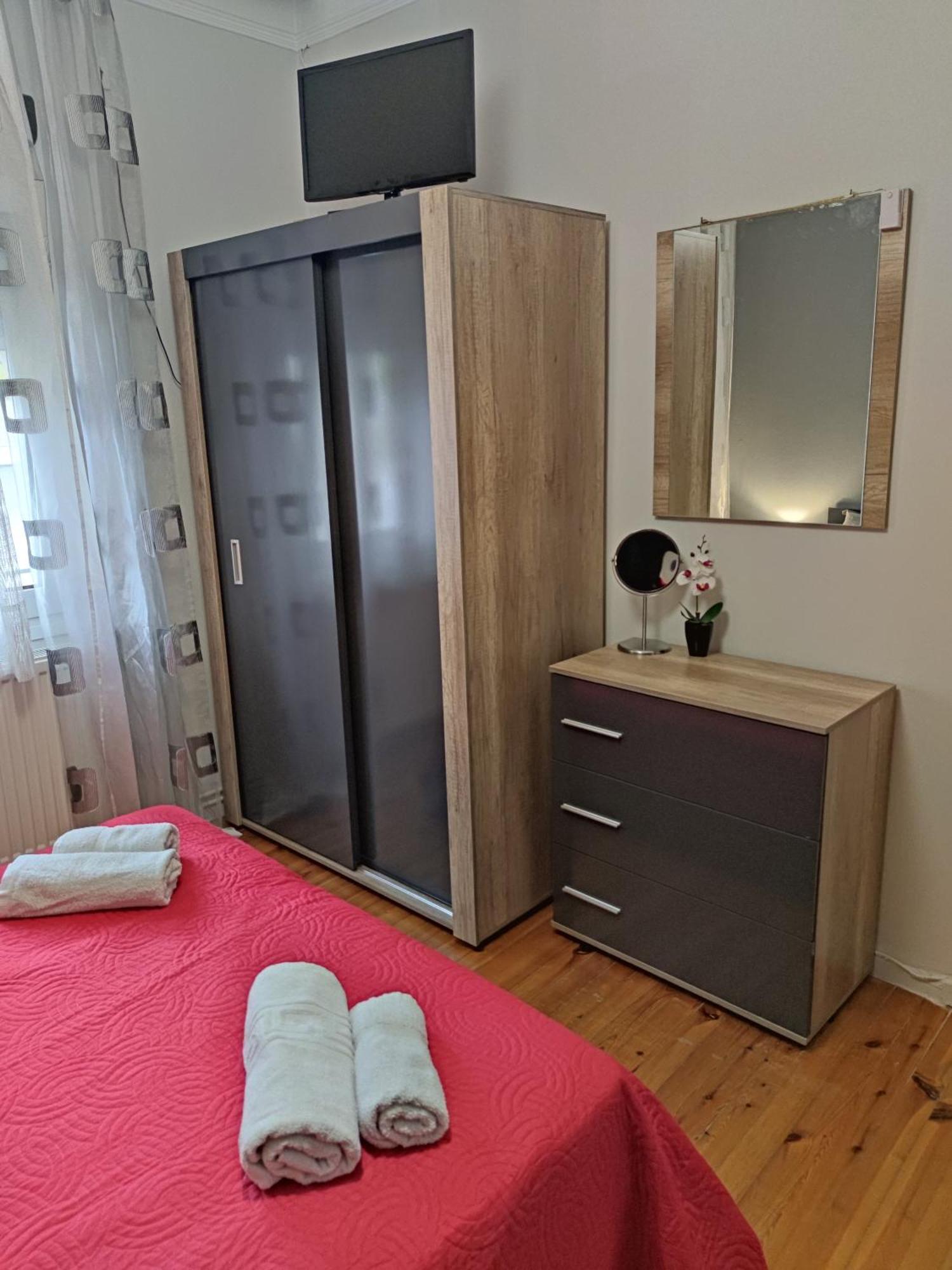 Cozy Center Apartment *