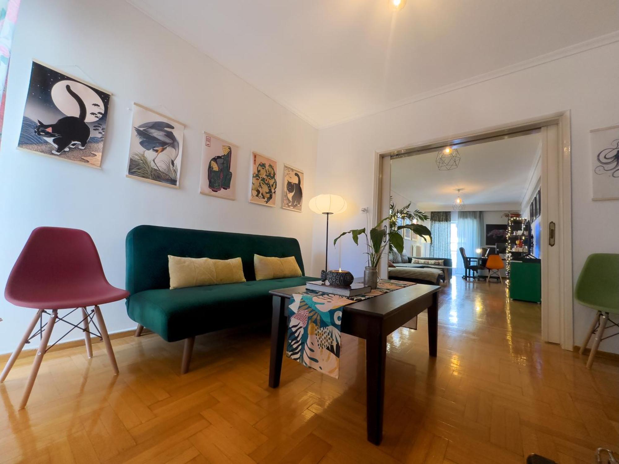 Apartment Spacious Artistic Flat With Private Parking
