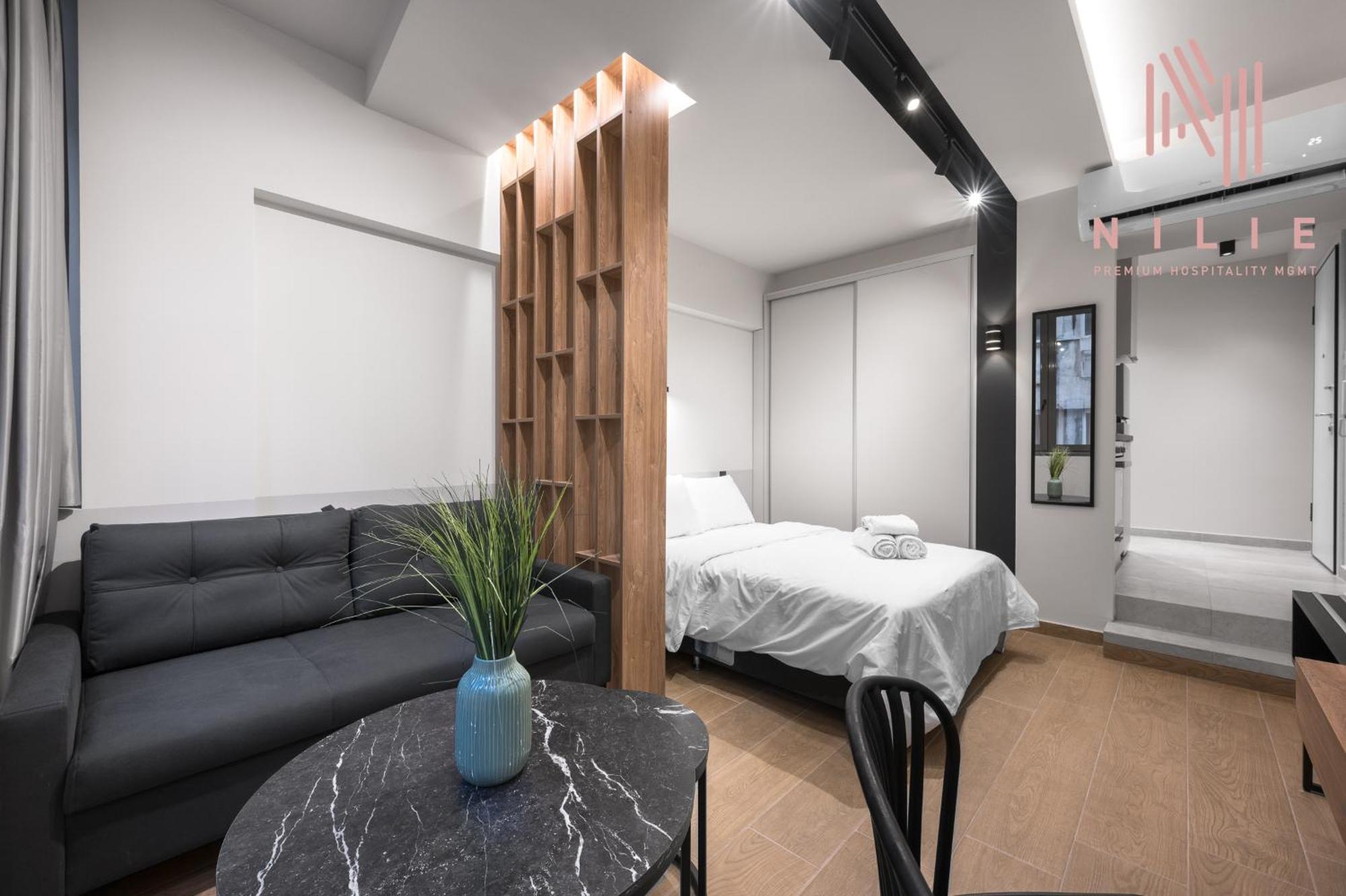 Vellow Door, Nilie Hospitality Mgmt *