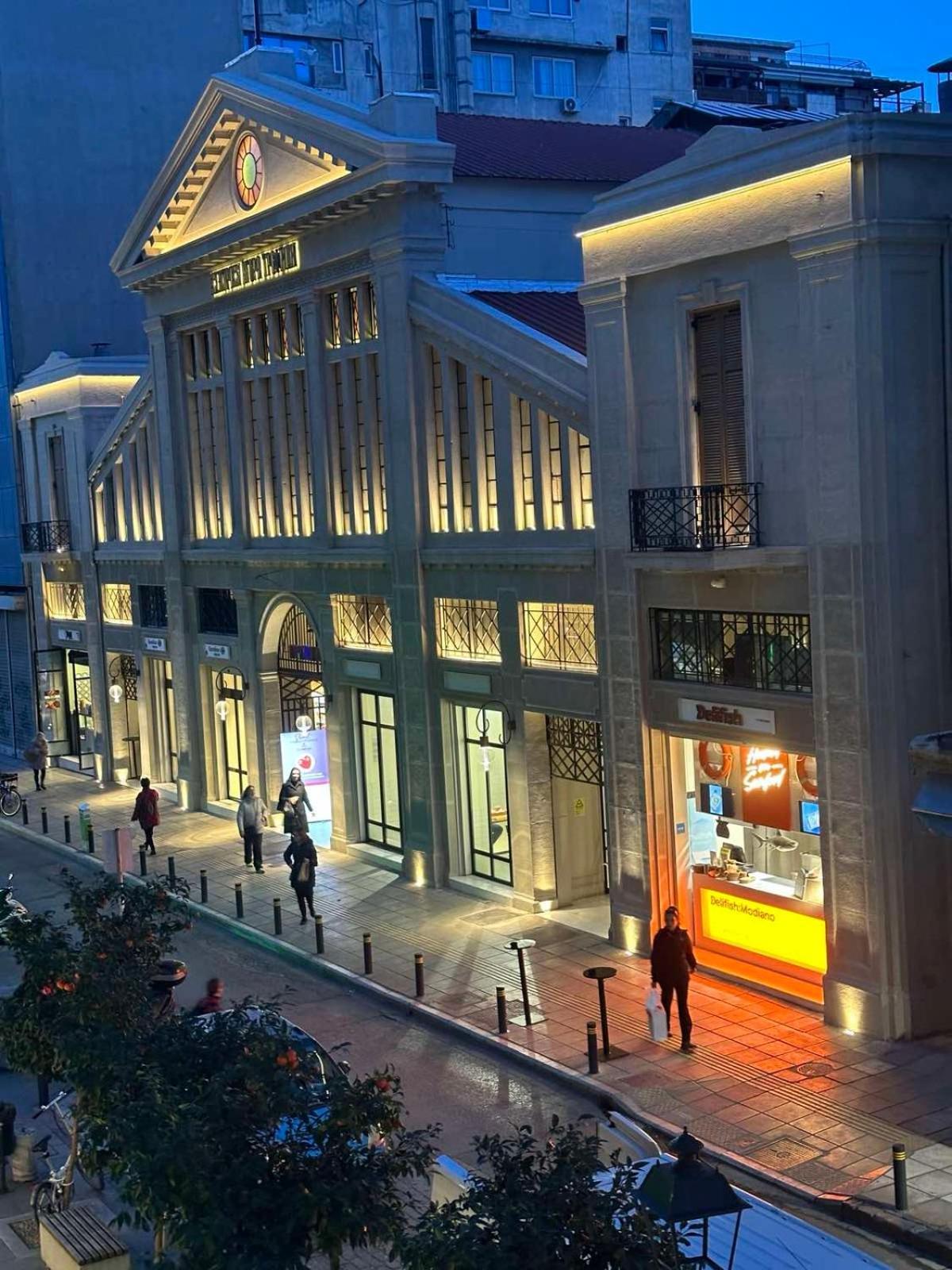 Aristotelous Plaza View