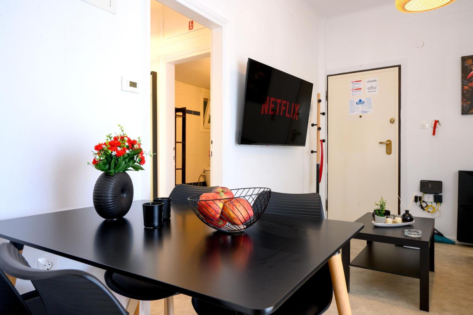 Center Downtown Apartment *