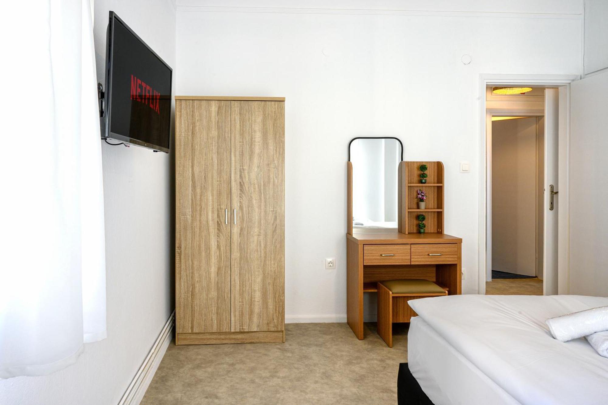 Center Downtown Apartment *