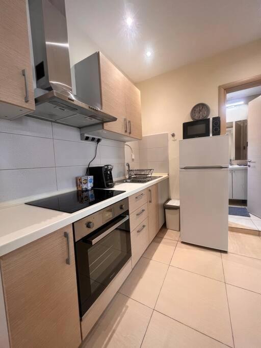 Amazing City Center Apartment *