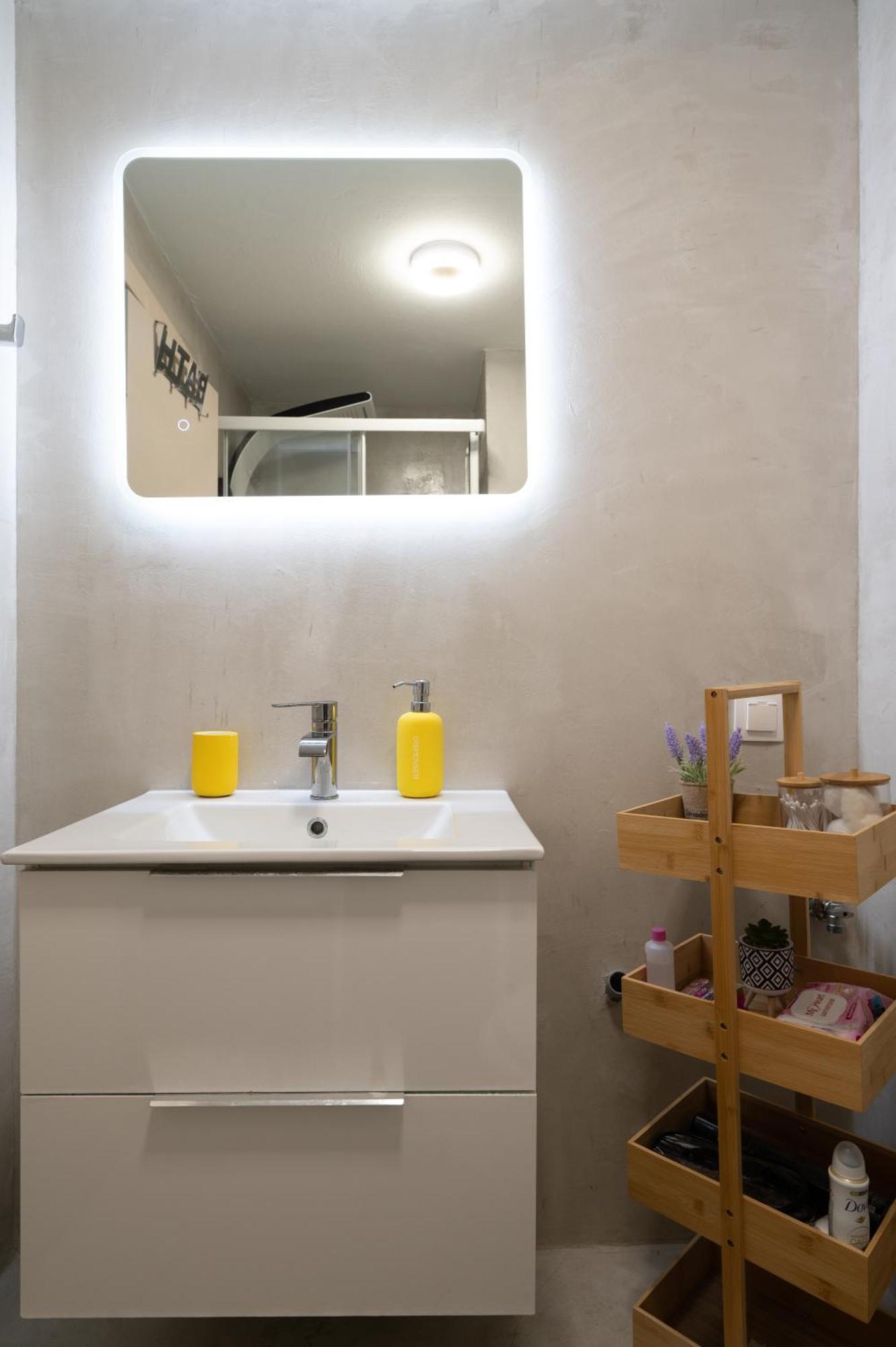 Apartment Convenience Spot @ Dragoumi *