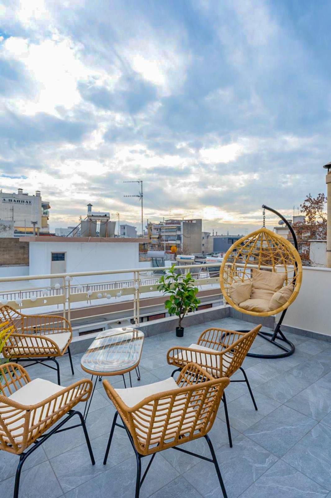 Pomegranate Luxury Penthouse Maisonette With Beautiful Terrace & Free Parking By Binobi ! *