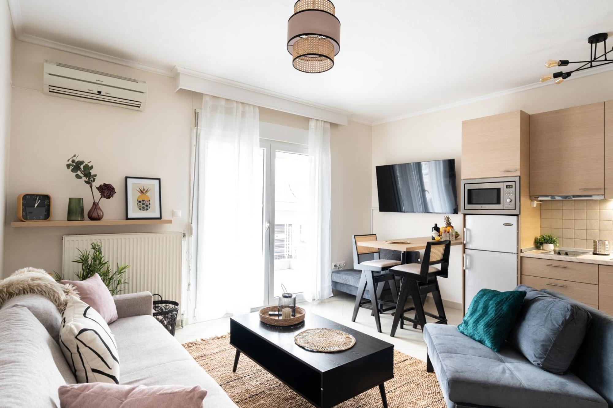 Pomegranate Luxury Penthouse Maisonette With Beautiful Terrace & Free Parking By Binobi !