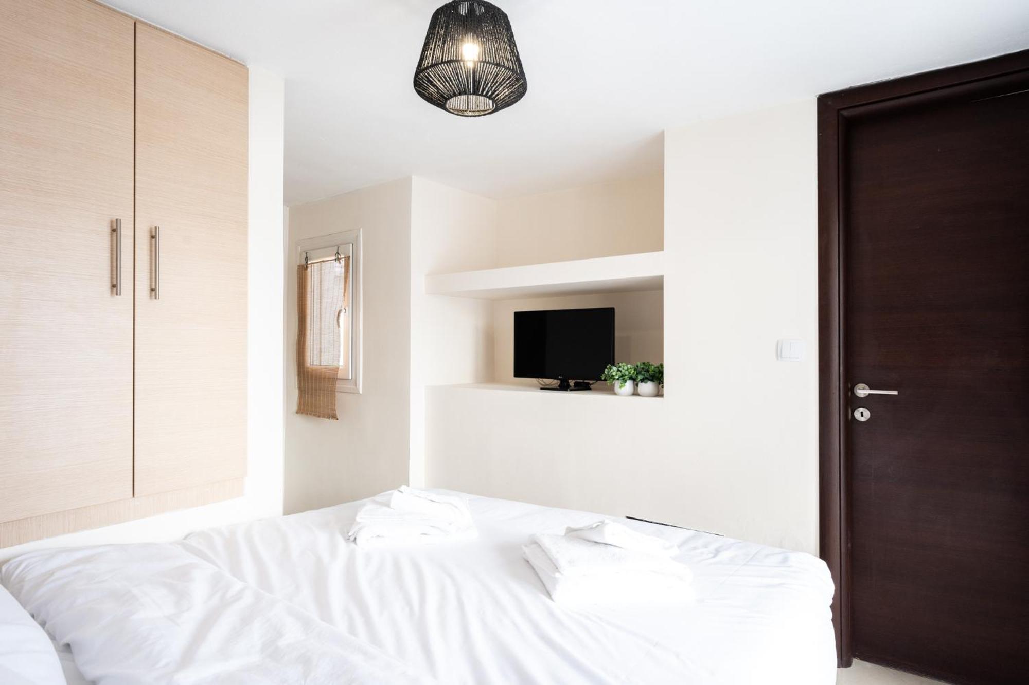 Apartment Pomegranate Luxury Penthouse Maisonette With Beautiful Terrace & Free Parking By Binobi ! *